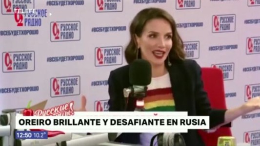 Rusia: Natalia Oreiro en una entrevista mostró una bandera gay a pesar de estar prohibido