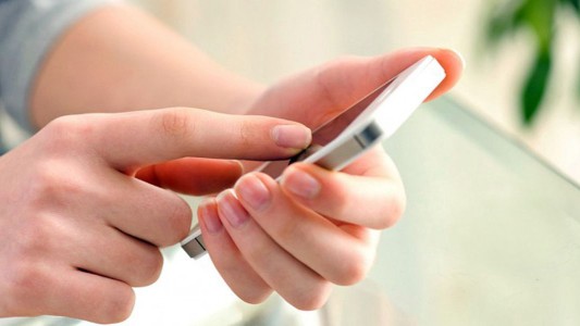 Lanzan una tecnología que carga la batería del celular en menos de 20 minutos