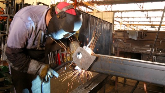 Expectativa en el sector industrial por la gestión de Omar Perotti