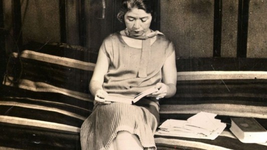 Google homenajea a Alfonsina Storni en el 126 aniversario de su nacimiento