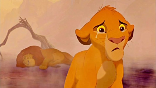 #EsViral: la perrita que llora al ver una triste escena del Rey León