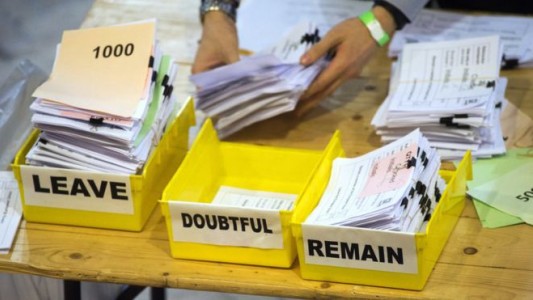 El Reino Unido votó por salir de la Union Europea y Cameron anunció su renuncia para octubre