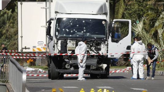 Hallaron armas y una granada dentro del camión que protagonizó el atentado en Niza