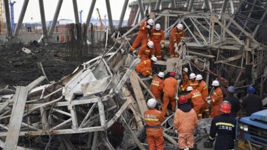 Tragedia en China: al menos 67 personas murieron por el derrumbe de una obra en construcción