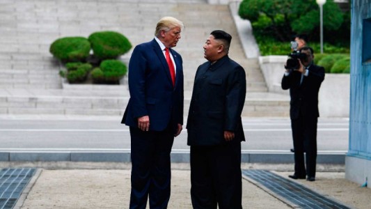 Donald Trump se reunió con Kim Jong-un y pisó suelo norcoreano