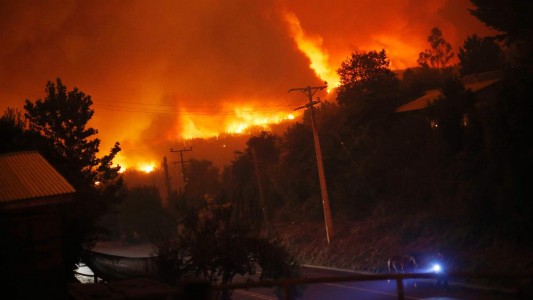 Incendios sin control en Chile: un millar de viviendas ya fueron arrasadas por el fuego en la región del Maule