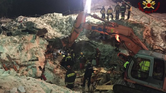 Italia: concluyeron las tareas de rescate en el hotel Rigopiano, con 29 muertos y 11 sobrevivientes