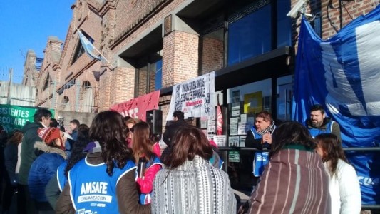 "Frazadazo" por la falta de gas en 18 escuelas rosarinas