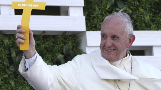 El Papa instó a los jóvenes chilenos a dar lo mejor de sí por su país y "soñar a lo grande"