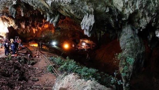 Tailandia: 12 chicos quedaron atrapados en una cueva