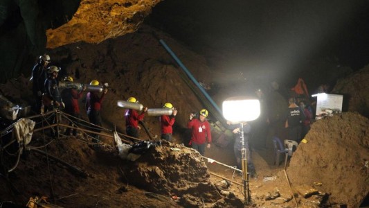Tailandia: murió un socorrista durante el rescate de los chicos atrapados en la cueva
