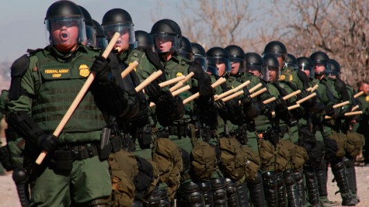 Estados Unidos: comenzaron las redadas contra inmigrantes ilegales en nueve ciudades