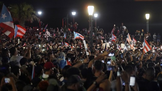 En medio de la crisis y las protestas, renunció el gobernador de Puerto Rico