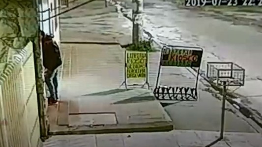 Impactante accidente: chocó una columna y murió en el acto