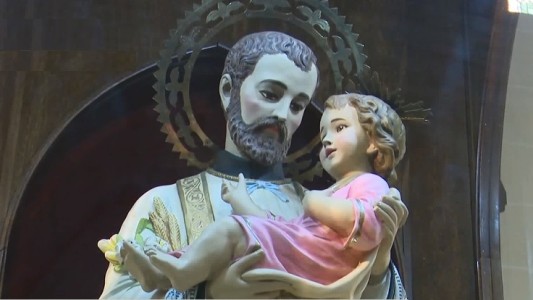 Miles de fieles se congregan para pedir y agradecer a San Cayetano, el santo del trabajo