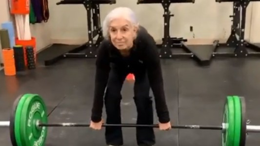 Una anciana de 72 años, estrella del crossfit en Instagram