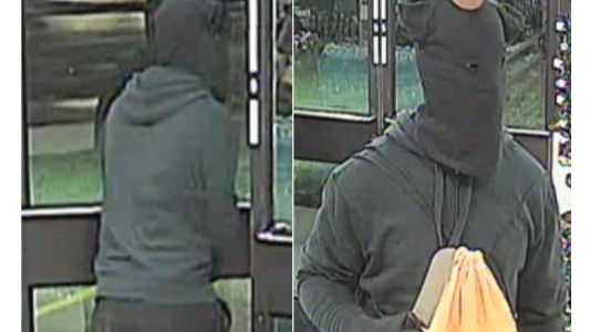 A falta de pasamontañas, entró a robar con una remera de bebé en la cabeza