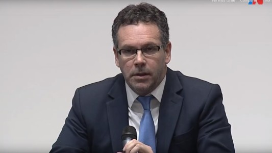 Sandleris confirmó que el Central "continuará absorbiendo pesos e interviniendo en el mercado cambiario"