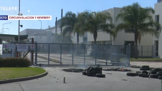 Trabajadores de La Virginia bloquean el acceso a la planta en rechazo a los “contratos basura”