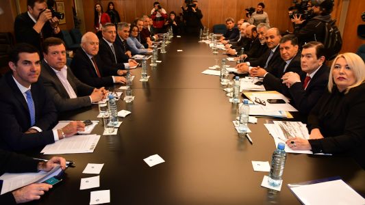 Gobernadores opositores cuestionaron medidas económicas y advierten que perjudican a las provincias