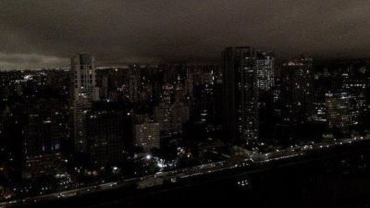 Por los incendios en el Amazonas, San Pablo se hizo de noche en plena tarde