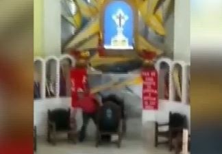 Un cura grabó a un hombre cuando se robaba 80 mil pesos en limosnas