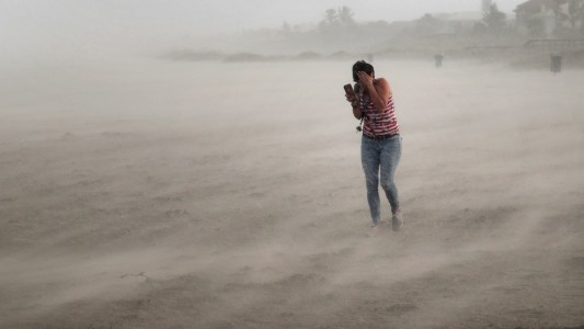 Dramático pedido de evacuación por el huracán Dorian: "Podemos reconstruir su hogar, no su vida"