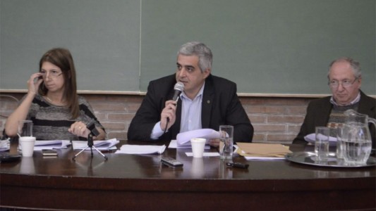 La UNR toma medidas para evitar la deserción por la crisis económica