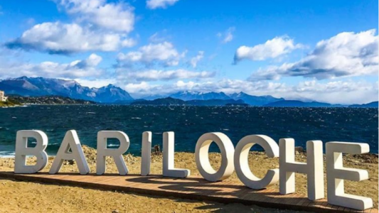 Un brote de gastroenteritis afectó a 400 egresados en Bariloche