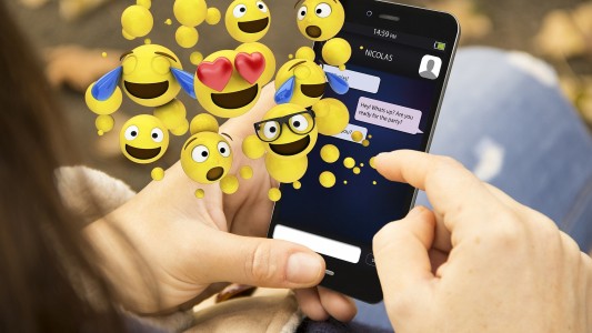 Confirmado por la ciencia: las personas que usan emojis tienen más sexo