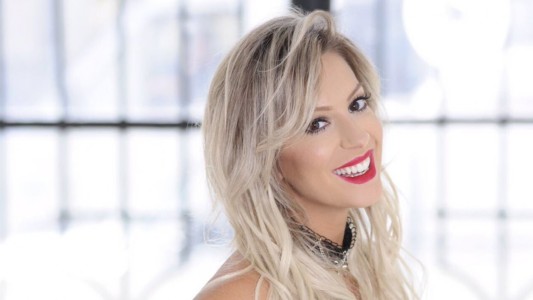 Noelia Marzol se quiso "hacer la potra" ¡y Marley le arruinó todas las fotos!