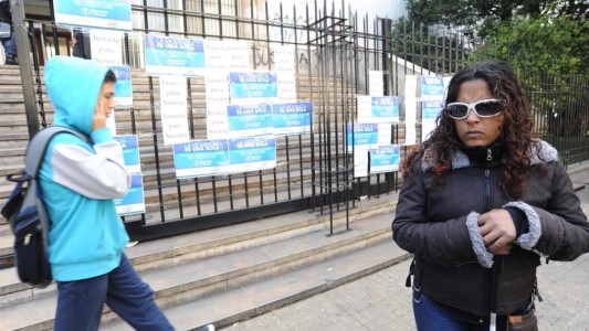 Dictaron una orden de restricción de 100 kilómetros al hombre que golpeó y dejó ciega a su exesposa