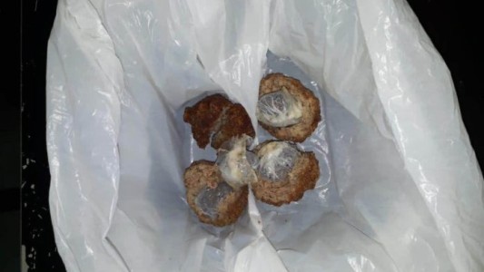 Fue a visitar a su pareja a la cárcel y quedó detenida: llevaba droga oculta en albóndigas