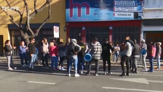 Conflicto en el Sindicato de Peones de Taxis: un grupo de trabajadores reclamó la reincorporación de Boix