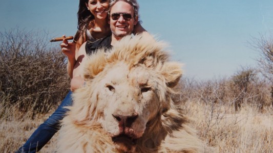 Arrepentida de cazar, Vanucci donará plata para preservar animales