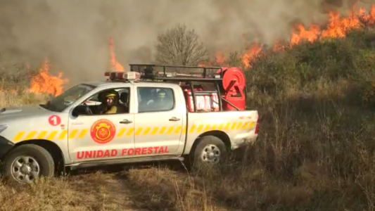 Voraz incendio en los cerros de Villa Carlos Paz