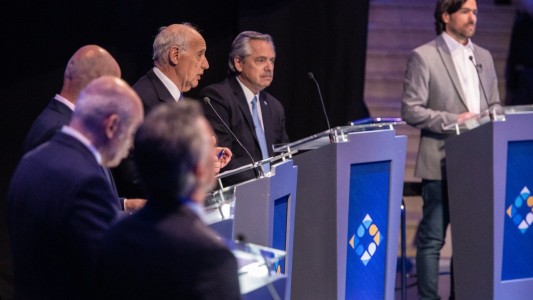 Pocas sorpresas y varias chicanas entre los candidatos en el primer debate presidencial