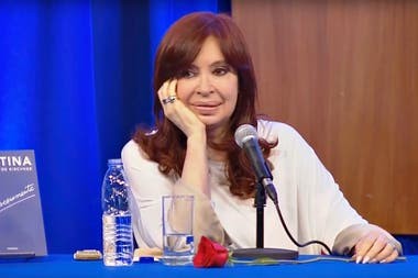 Cristina Kirchner volvió a tildar de "machirulo" a Macri por una polémica frase