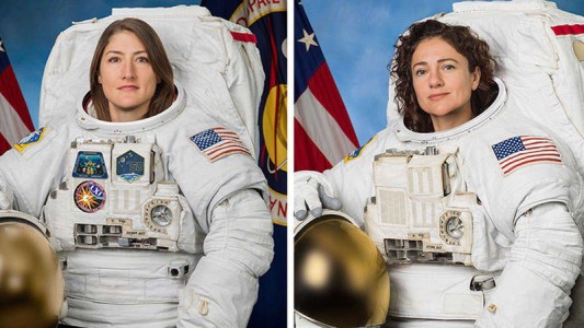 Dos astronautas inician el primer paseo espacial exclusivamente femenino