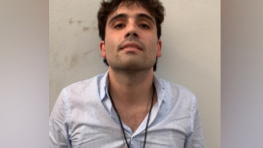 Intentan detener a un hijo de "El Chapo" Guzmán pero lo liberan ante la represalia narco