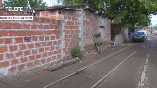 Persecución, detención y brutal pelea entre policías y vecinos