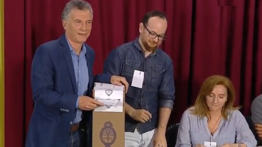 Votó Macri: "Es una votación histórica, se juegan dos visiones de futuro"