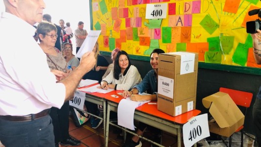 Votó Gómez Centurión: "Hay que volver a levantar la militancia política en todo el país"