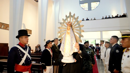 A 37 años de la guerra, volvió a la Argentina la imagen de la virgen que estuvo en Malvinas