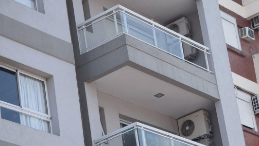 Corrientes: investigan la muerte de un chico de 16 años que cayó desde un cuarto piso