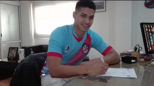 Balearon a un futbolista de Arsenal: "Le pido a Dios que le de luz a mis ojos"