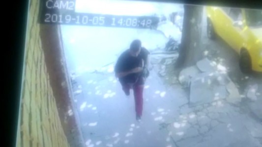 Video: hacían un asado en la vereda y les robaron la carne