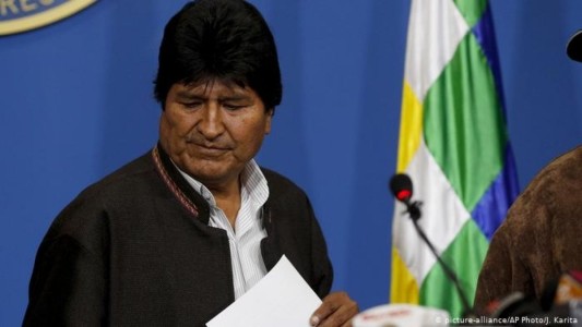Evo Morales: "Mesa y Camacho pasarán a la historia como racistas y golpistas"