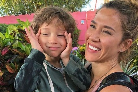 Jimena Barón usó Tinder junto a su hijo y la criticaron en las redes sociales