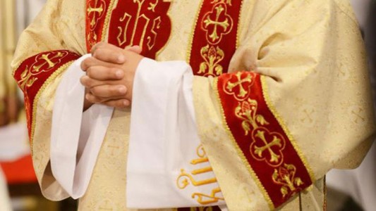 Italia: una nena grabó cuando un sacerdote abusaba sexualmente de ella